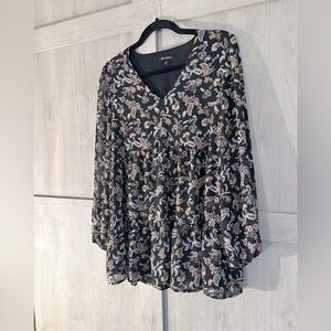 Versona Black Floral Blouse